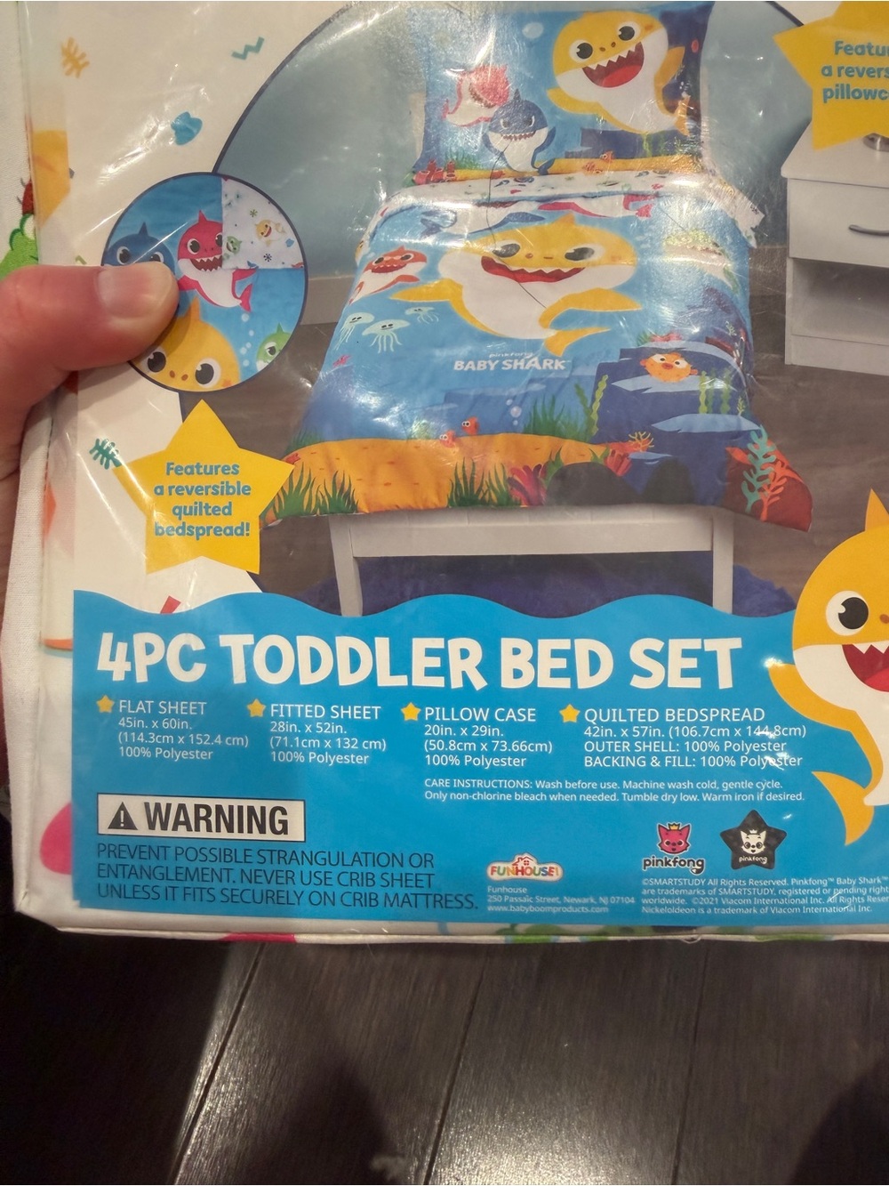 NWT Nickelodeon Pinkfong Baby Shark 4PC Toddler Comforter Set - Blue White - Picture 6 of 6